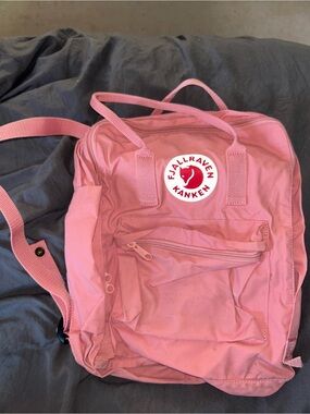 Fjallraven Kanken Backpack in Pink